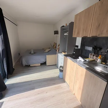 Indépendant Avec Jardin, Clim Et Garage *